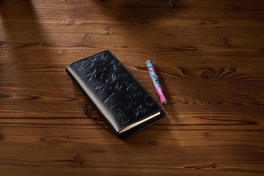 AstroShark™ Siyah Deri Regular Defter Kılıfı / Travelers